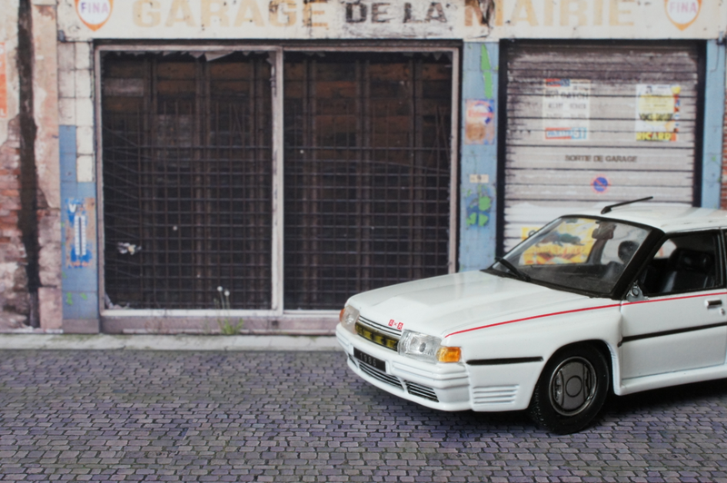 Illustration for article titled French Friday: La seule voiture qui fond